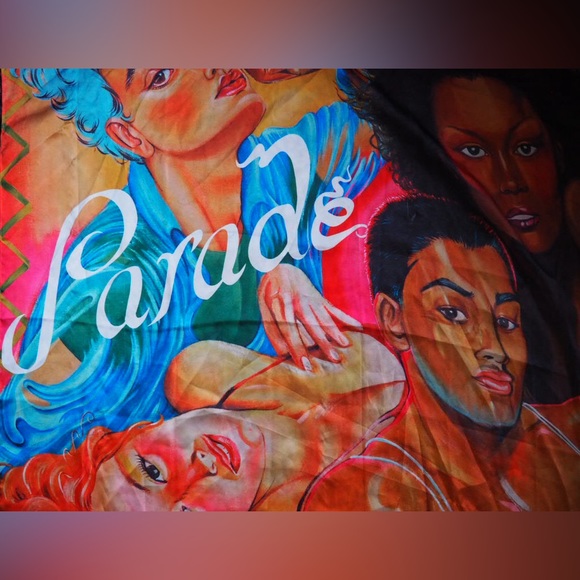 Parade square souvenir scarf - Picture 4 of 4